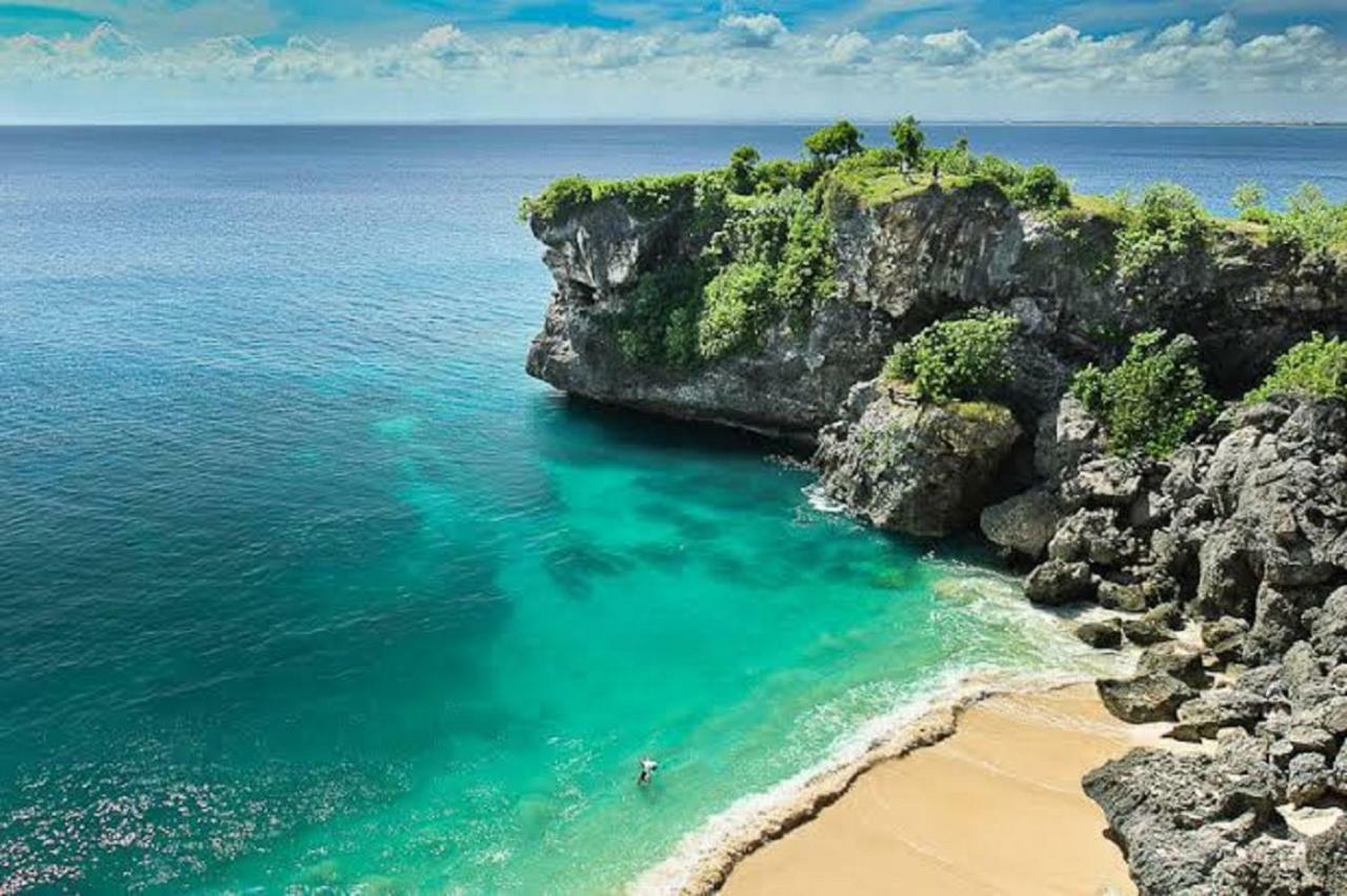 Bali Bobo Hostel Jimbaran Extérieur photo Rock formations at the coast of Cebu