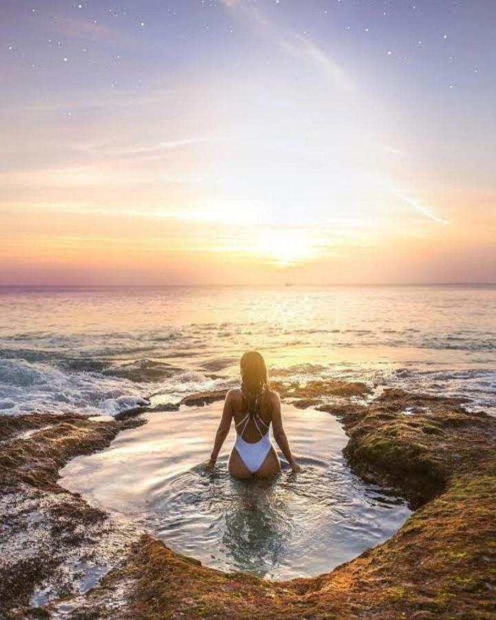 Bali Bobo Hostel Jimbaran Extérieur photo Sunset at the beach