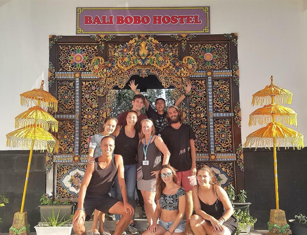 Bali Bobo Hostel Jimbaran Extérieur photo Hostel guests at Bali, Indonesia