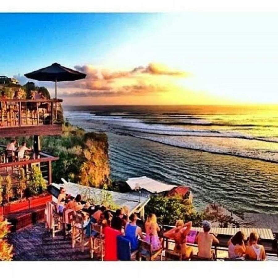 Bali Bobo Hostel Jimbaran Extérieur photo Sunset at the beach